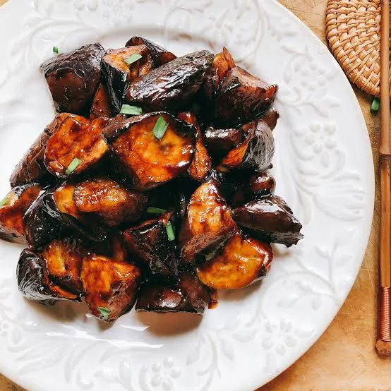 Aubergine Sautée À la Sauce de Soja